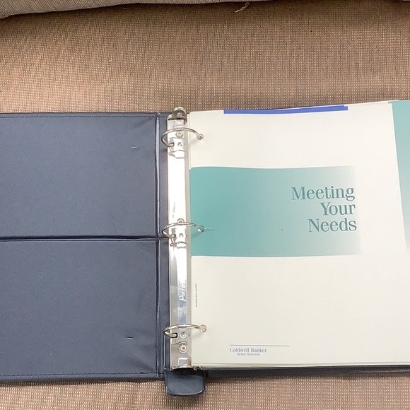 Real Estate COLDWELL BANKER STAND UP PRESENTATION BINDER 7 tabs 3 ring Realtor - Picture 12 of 13